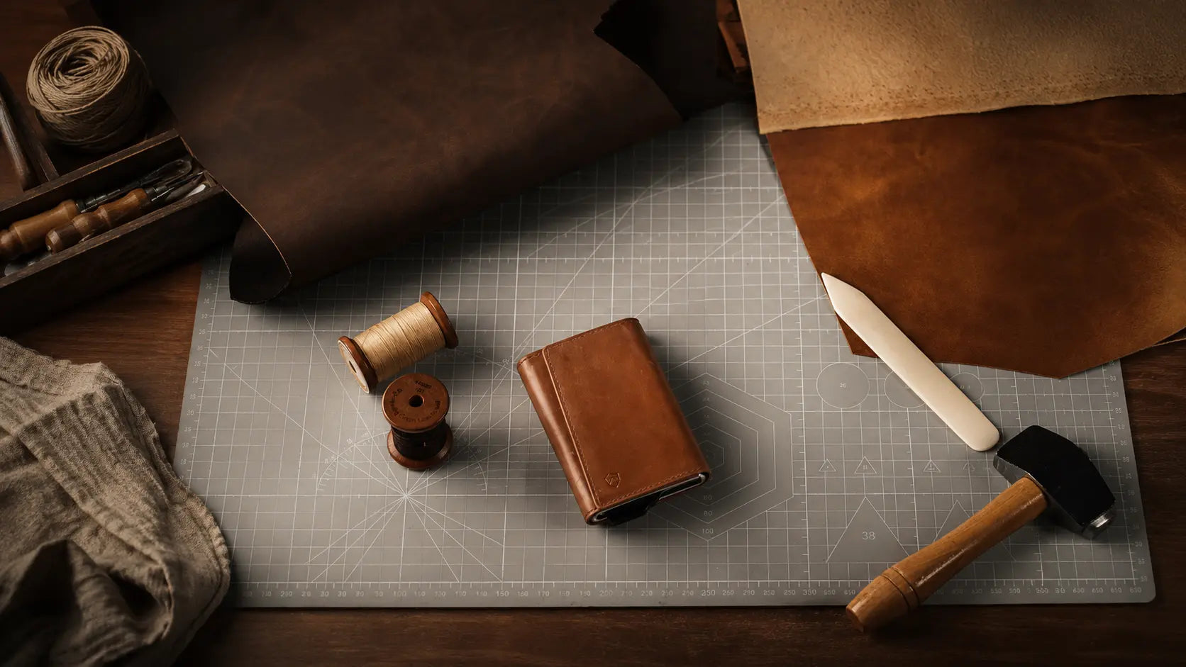 How RFID Wallets Protect Your Cards (2026 Guide) SLIMWALT
