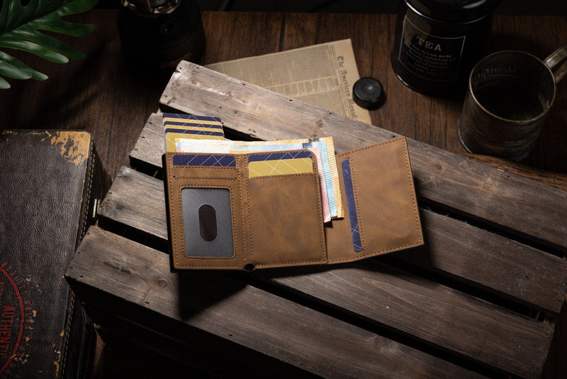 TRI-FOLD LEATHER WALLET