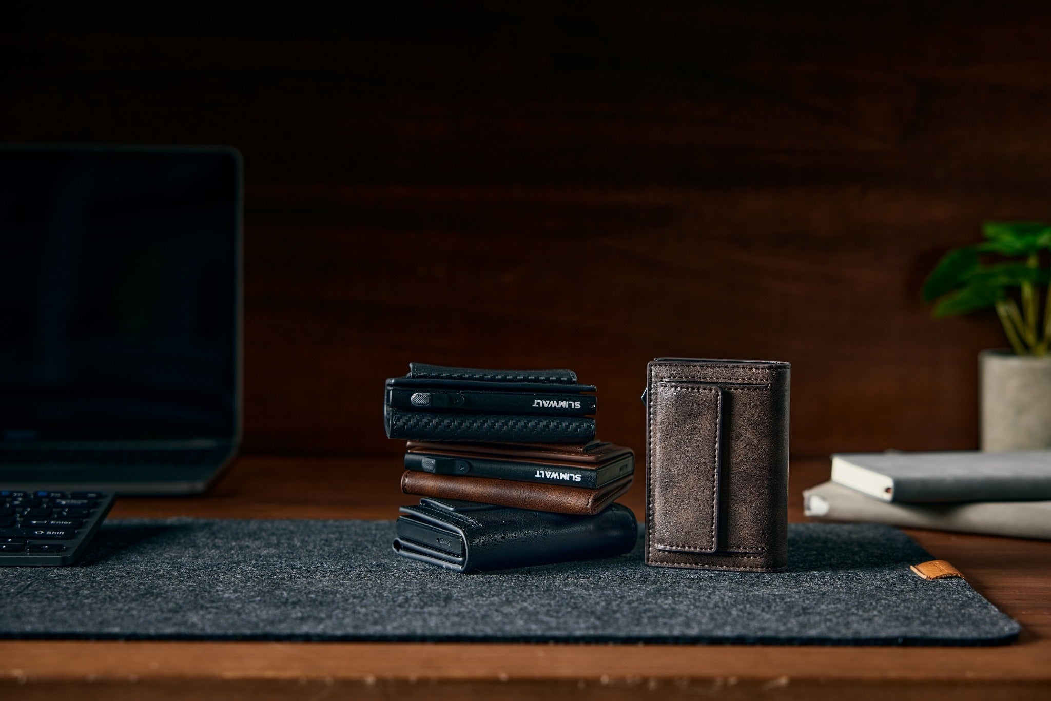 LEATHER WALLET (LP)